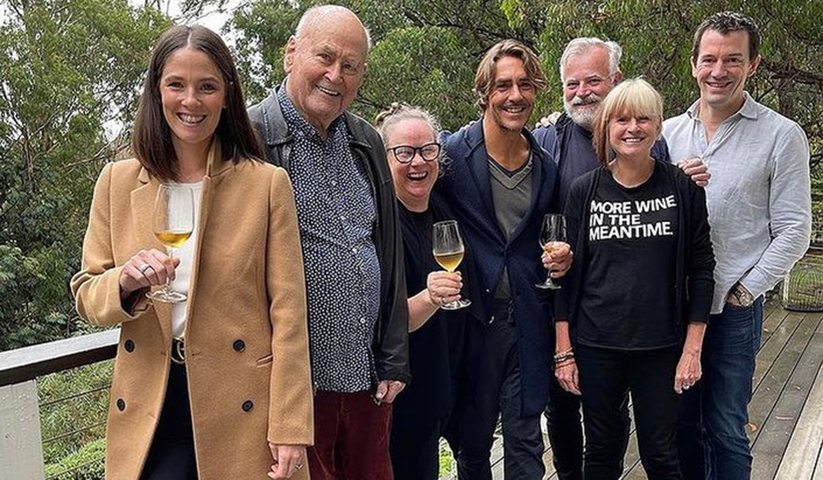 The seven members of the Halliday Wine Companion tasting team